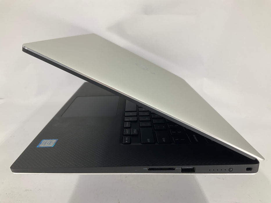 Dell Precision 5530 15.6" Core i7-8850H 500GB 16GB Win 11 Pro P2000
