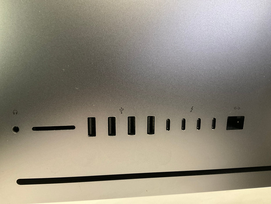 2017 (Late) Apple iMac Pro 27" Xeon W-2150B 2TB 64GB Sequoia