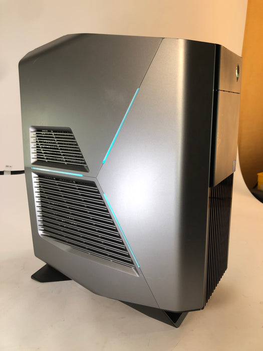 Dell Alienware Aurora R8 Gaming Desktop Intel Core i7-9700K 1TB SSD 32GB RAM Win 11 Pro RTX 2070