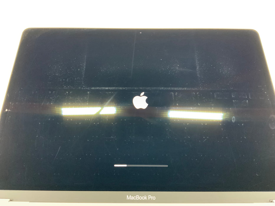 2020 Apple MacBook Pro 13.3" Apple M1 8 CPU/8 GPU 256GB SSD 16GB RAM A macOS Sonoma