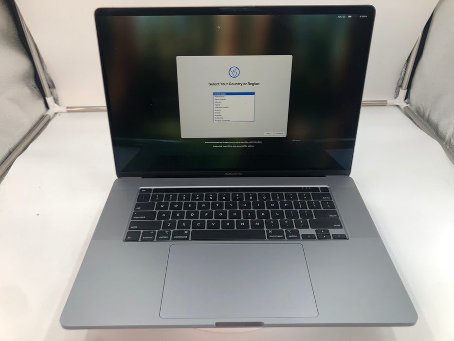 2019 Apple MacBook Pro 16" Intel Core i9-9980HK 500GB SSD 32GB RAM macOS Sequoia