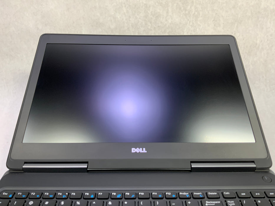 Dell Precision 7510 15.6" Intel Core i7-6820HQ 256GB SSD 32GB RAM B Win 10 Pro