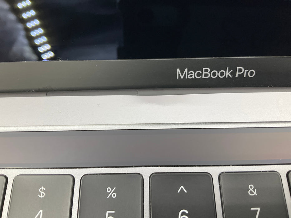 2019 Apple MacBook Pro 13" Core i7-8569U 1TB 16GB Sequoia
