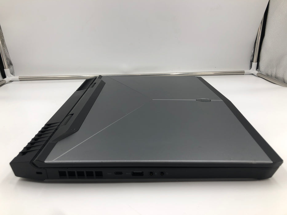 Dell Alienware 17 R4 17.3" Intel Core i7-7820HK 1TB SSD 32GB RAM Win 10 Pro GTX 1080