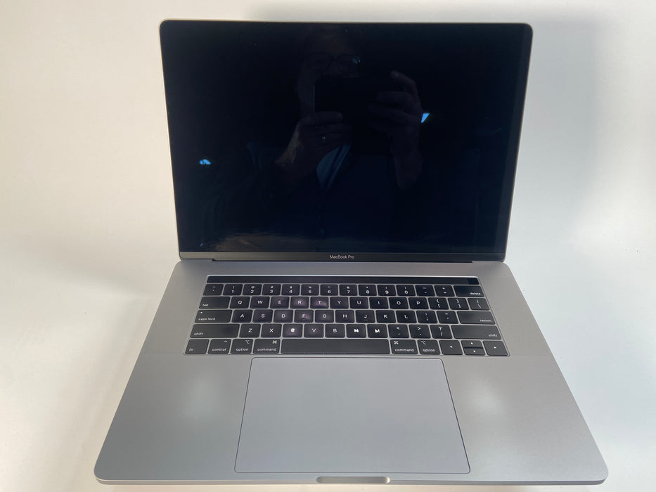 2018 Apple MacBook Pro A1990 (EMC 3215) 15.4" Intel Core i7-8850H 512GB SSD 16GB RAM macOS Sequoia