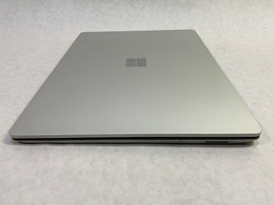 Microsoft Surface Laptop Core i5-7200U 256GB nvme  8GB