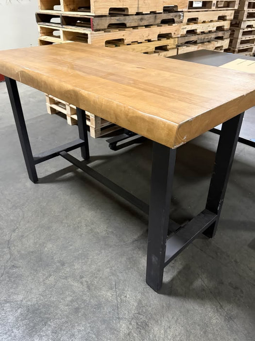 Table, workbench, standing, metal legs
