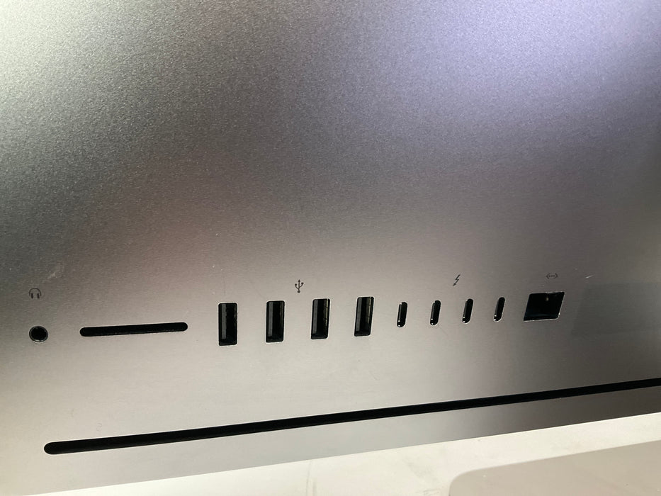 2017 (Late) Apple iMac Pro 27" 5K Xeon W-2150B 4TB 128GB Sequoia