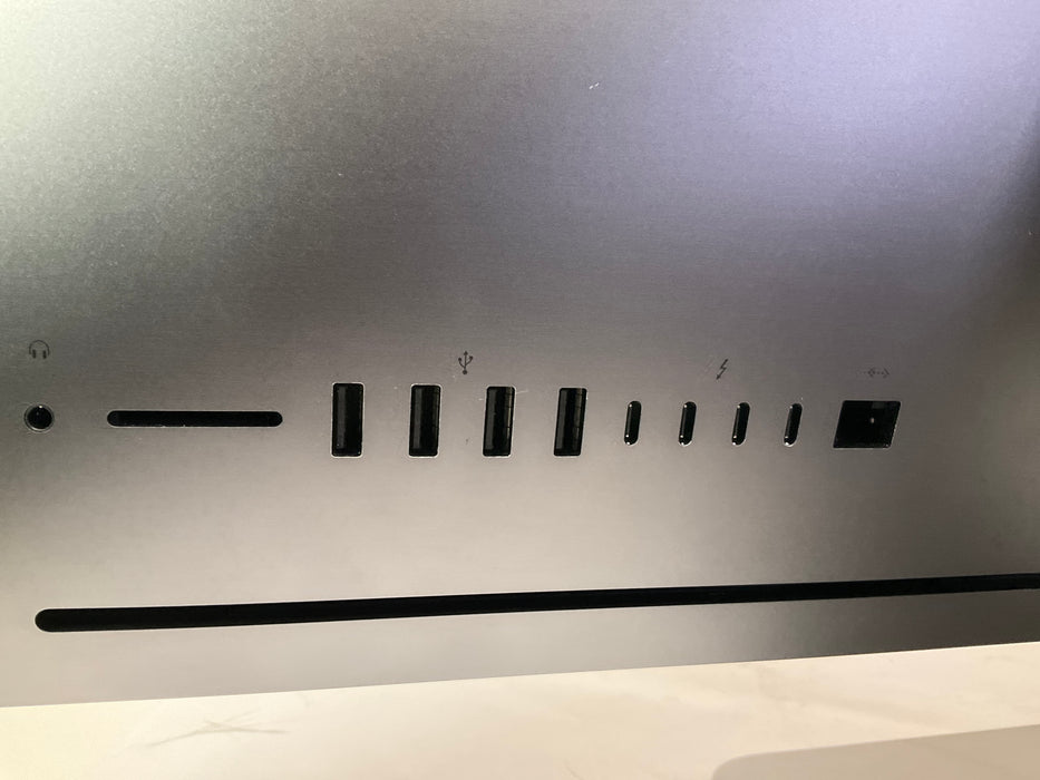 2017 (Late) Apple iMac Pro 27" 5K Xeon W-2140B 2TB 32GB Sequoia