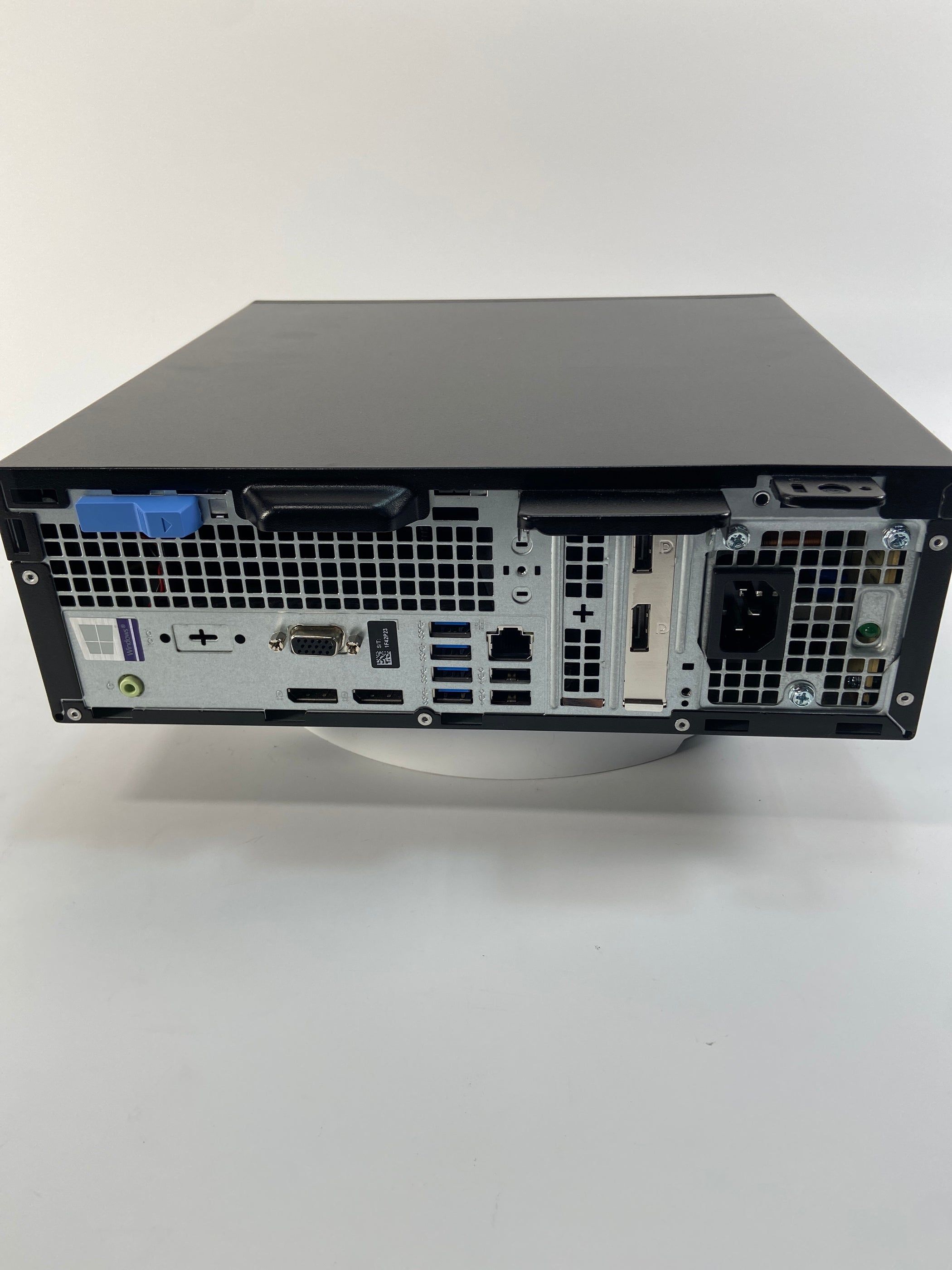 Dell Optiplex 5070 Intel Core i79700K (9th Gen CPU) 256 GB 16 GB — 3R