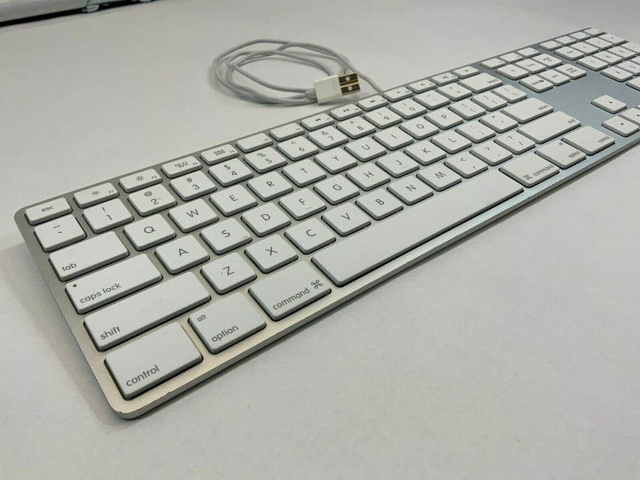 Apple Wired Keyboard MB110 A1243 with Numeric Keypad